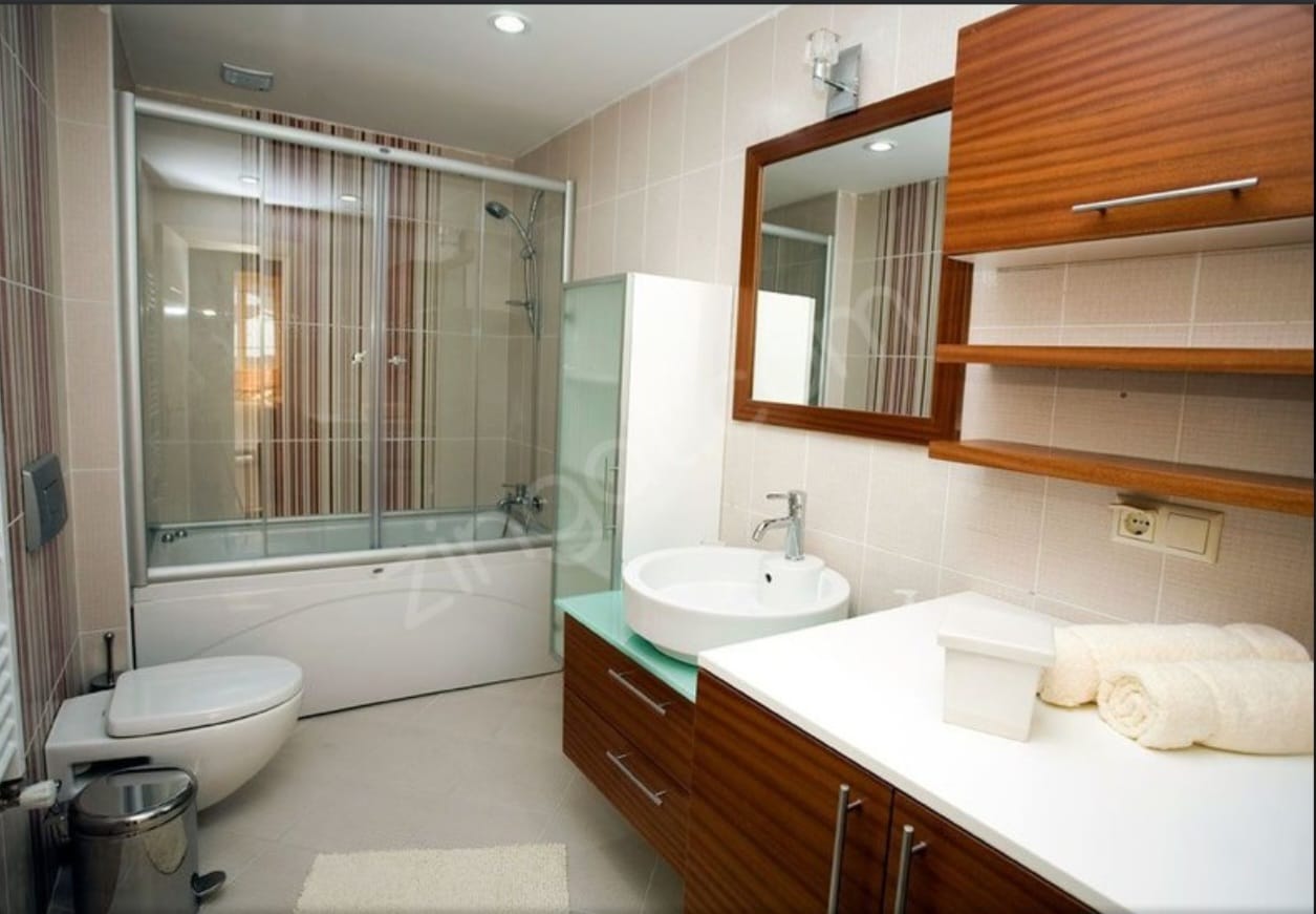 Beylikdüzü Apartment in Site
