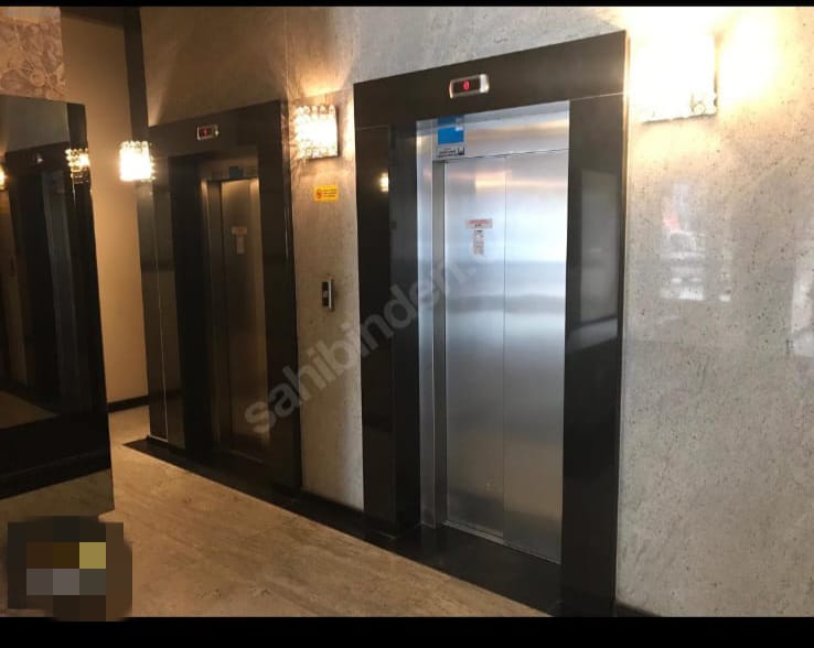 Beylikdüzü Apartment in Site