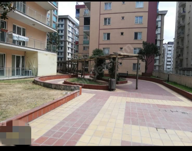 Beylikdüzü Apartment in Site