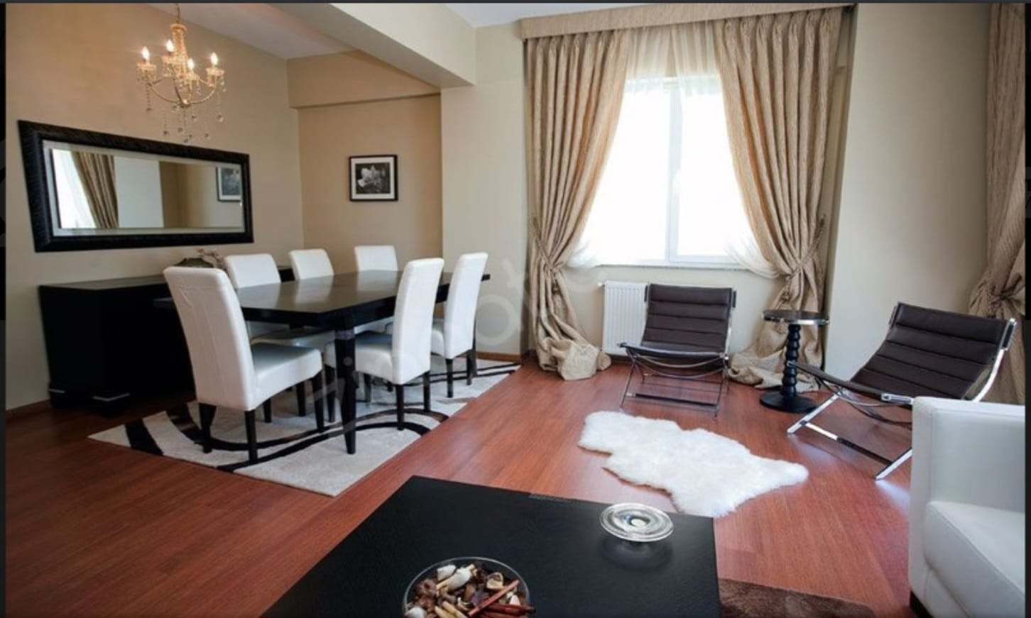 Beylikdüzü Apartment in Site