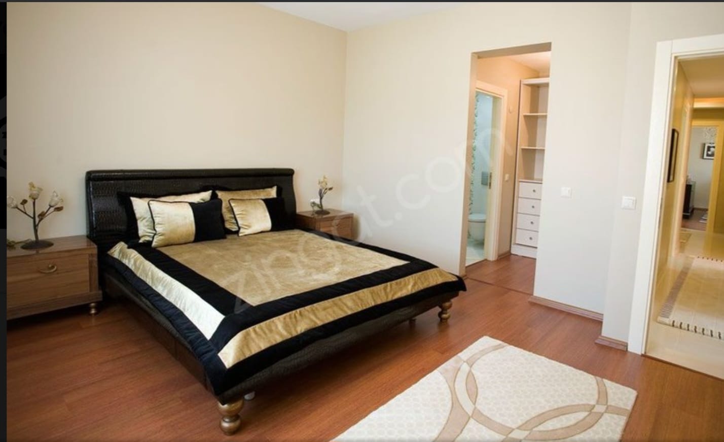 Beylikdüzü Apartment in Site