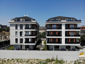 Beylikdüzü Apartment in Site