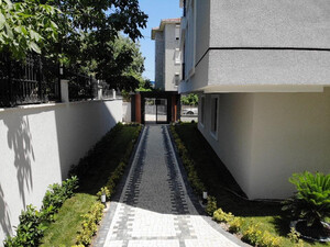 Beylikdüzü Apartment in Site