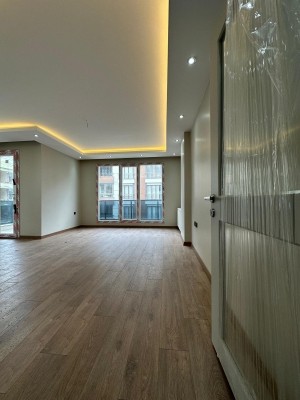 Beylikdüzü Apartment in Site