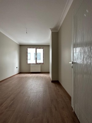 Beylikdüzü Apartment in Site