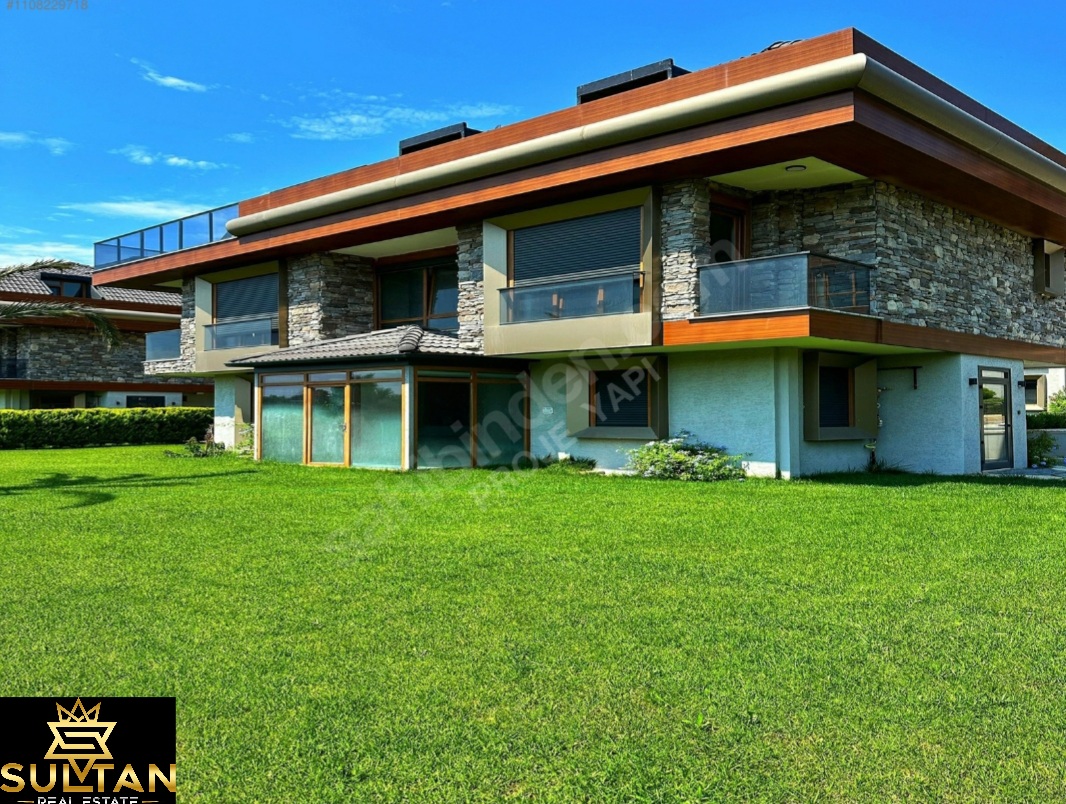 6+2 Luxury Villa, Beylikdüzü Investment Property