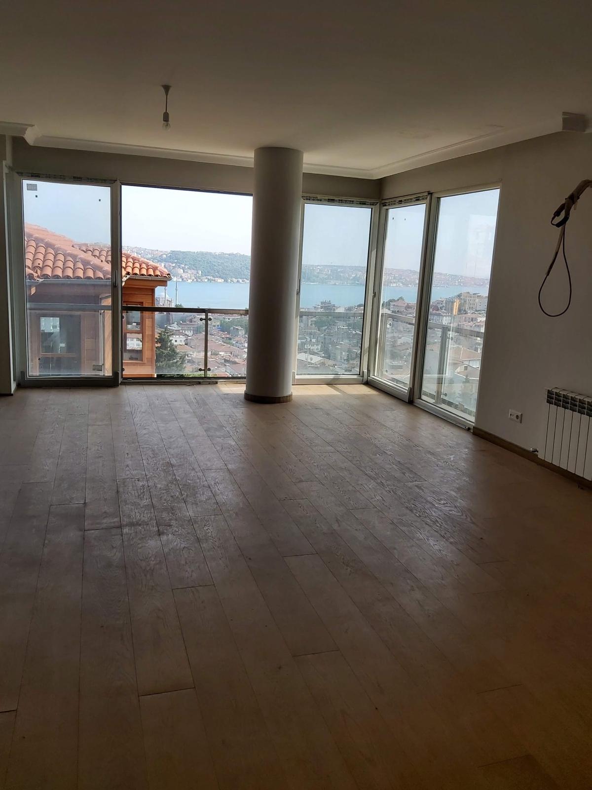 Apartment with Magnificent Bosphorus View