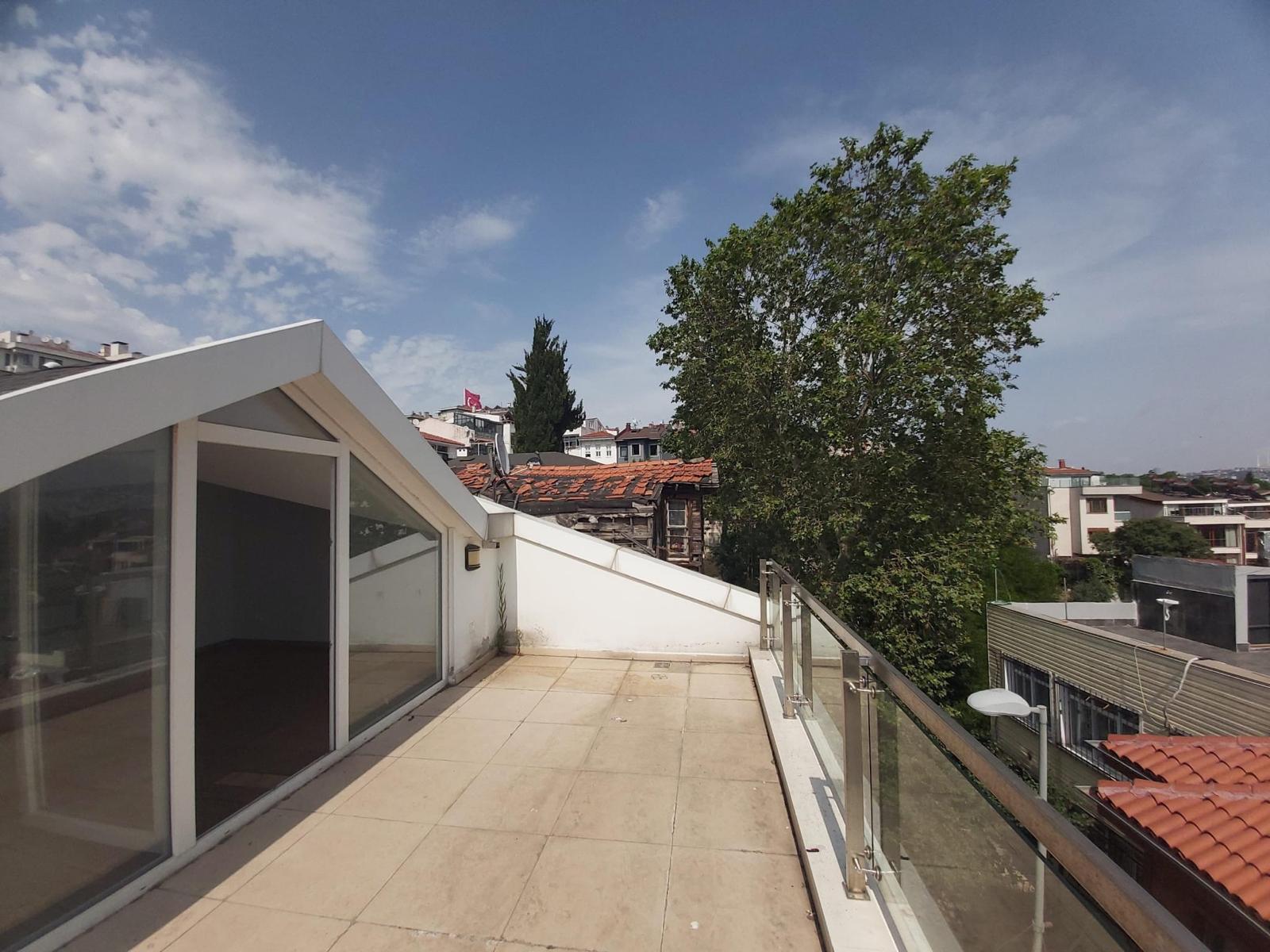 Apartment with Magnificent Bosphorus View