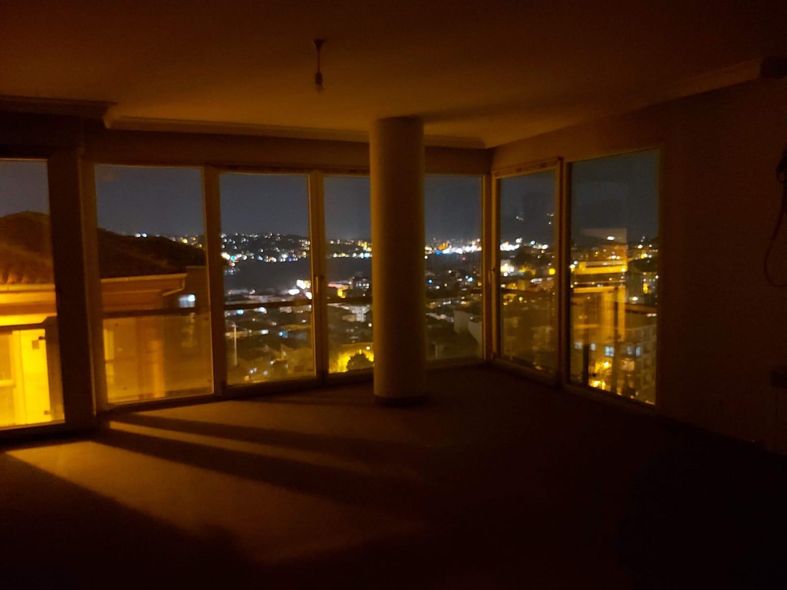 Apartment with Magnificent Bosphorus View