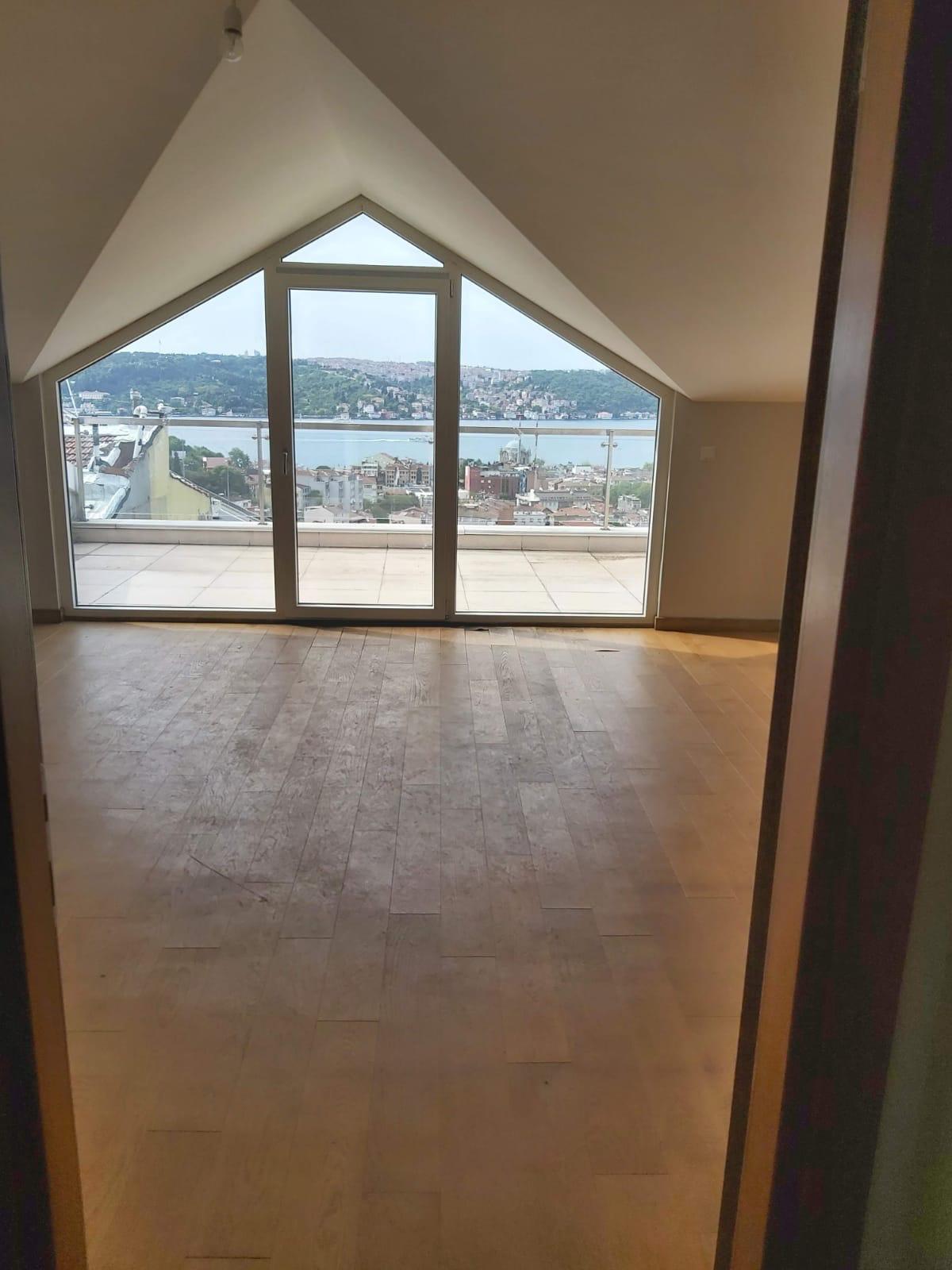 Apartment with Magnificent Bosphorus View