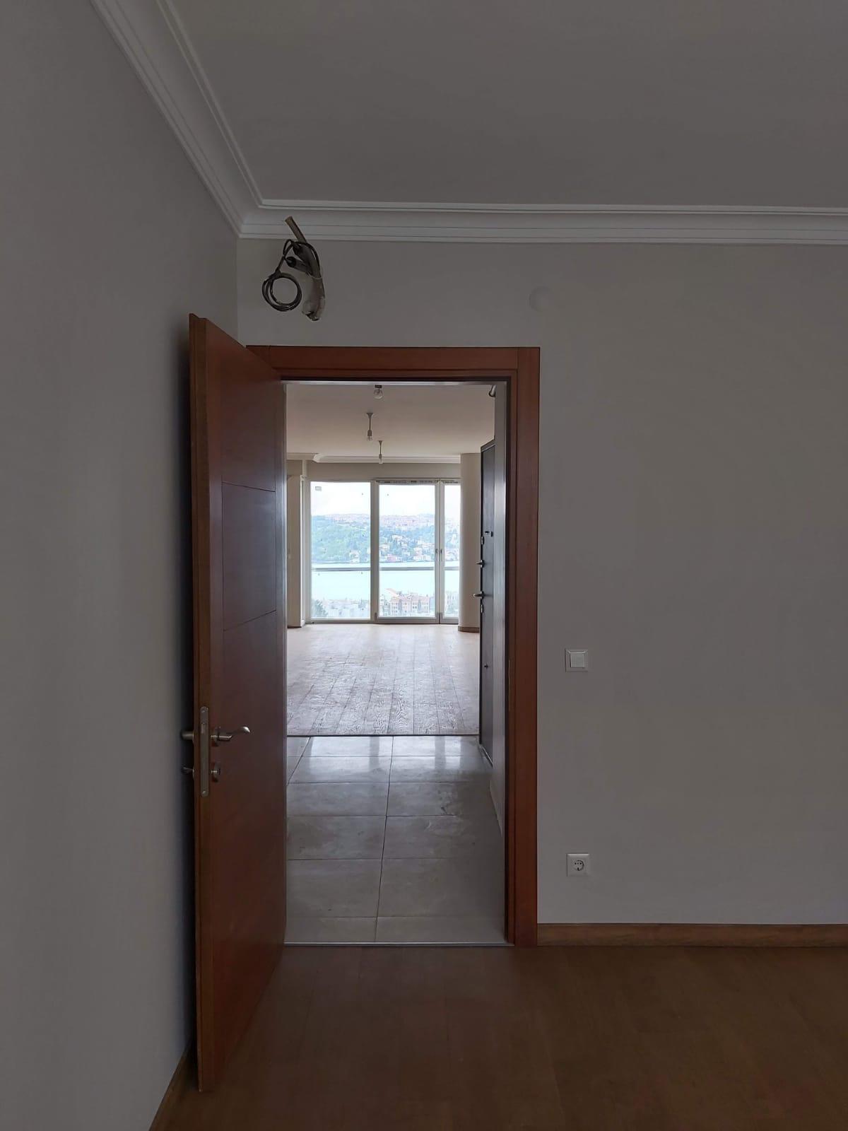 Apartment with Magnificent Bosphorus View