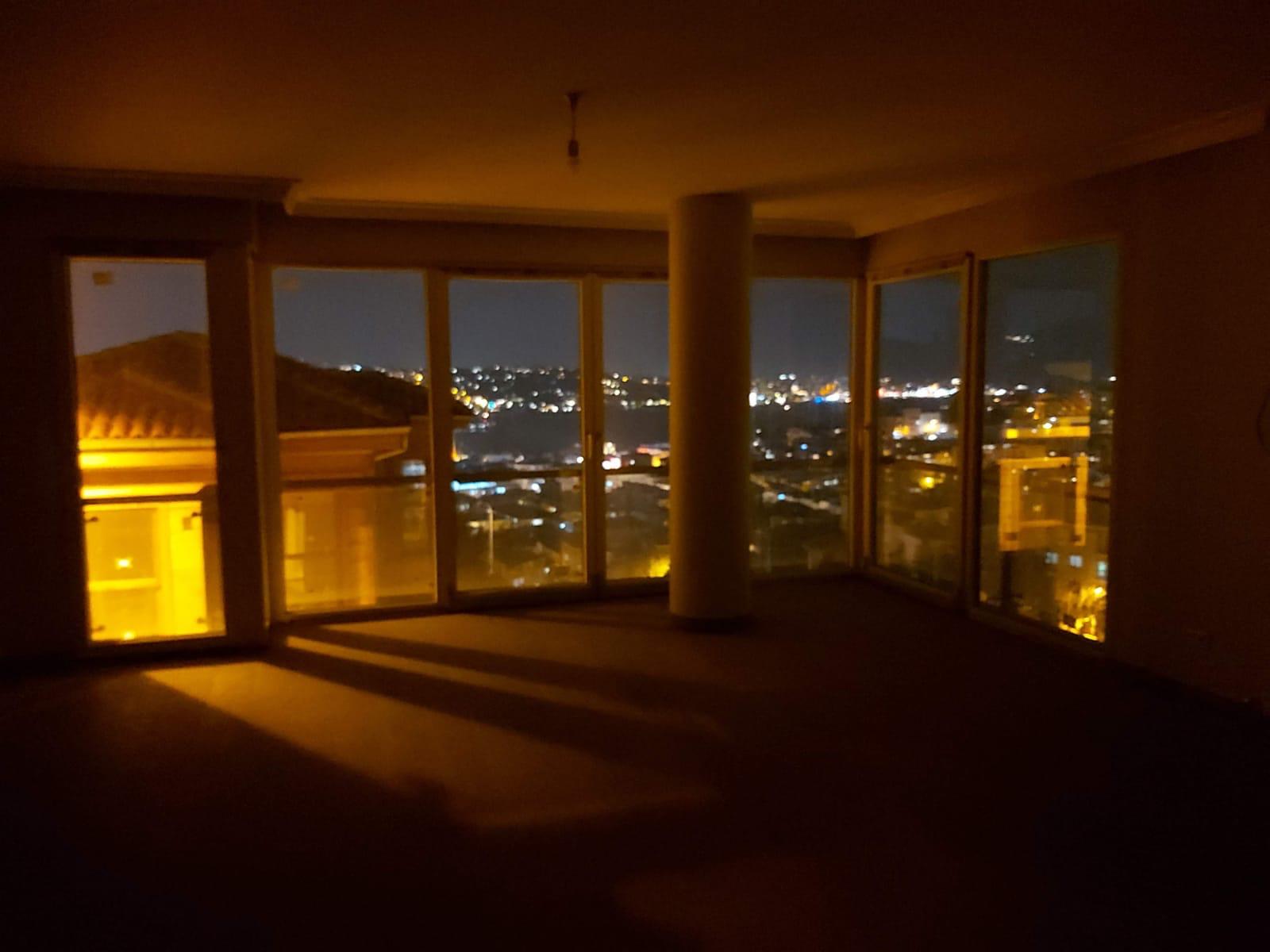 Apartment with Magnificent Bosphorus View