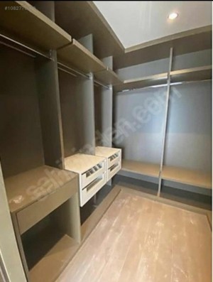 Beylikdüzü Apartment in Site