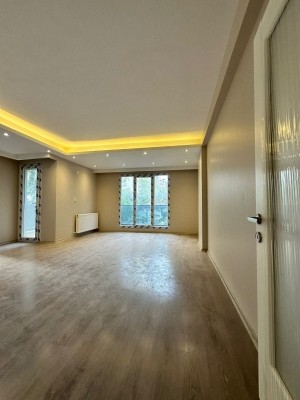 Beylikdüzü Apartment in Site