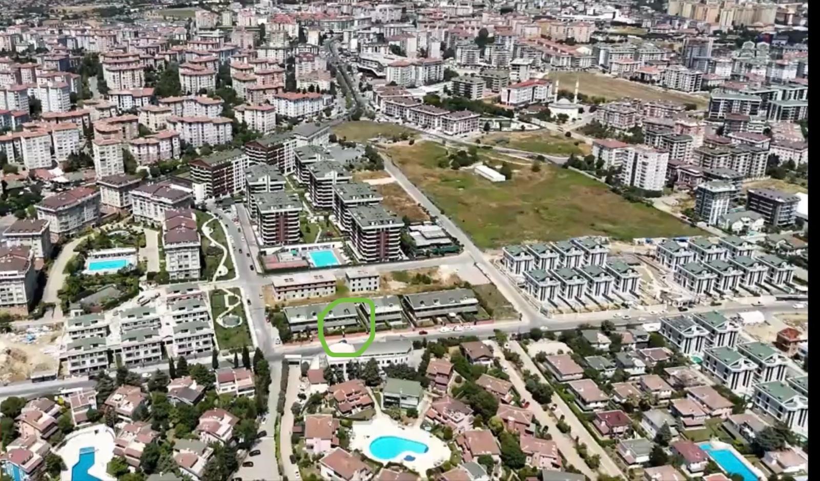 فيلا جديدة مطلة على البحر، تدفئة تحت الأرضية وحديقة كبيرة